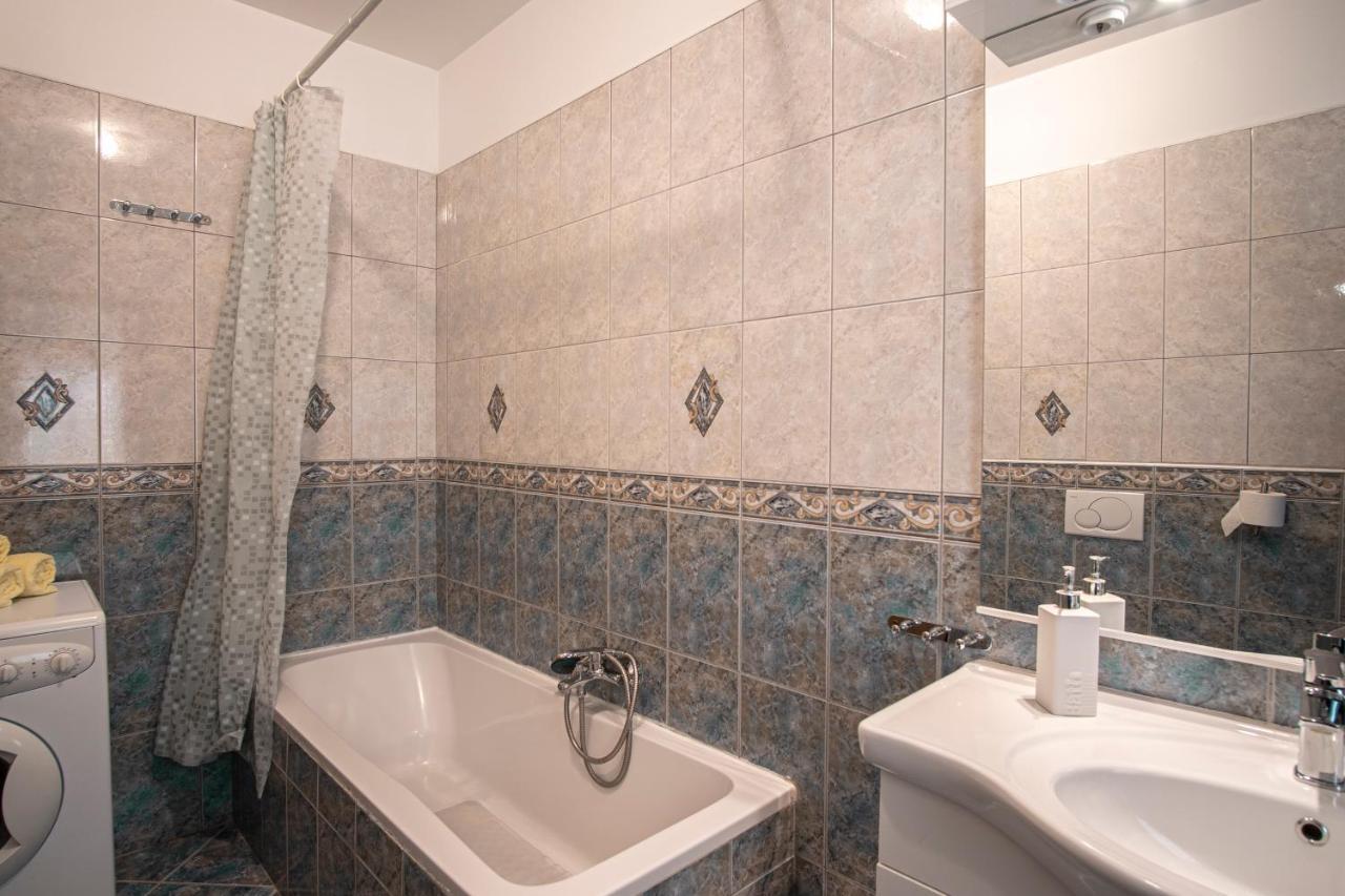 Apartman Luka Fazana Exterior photo